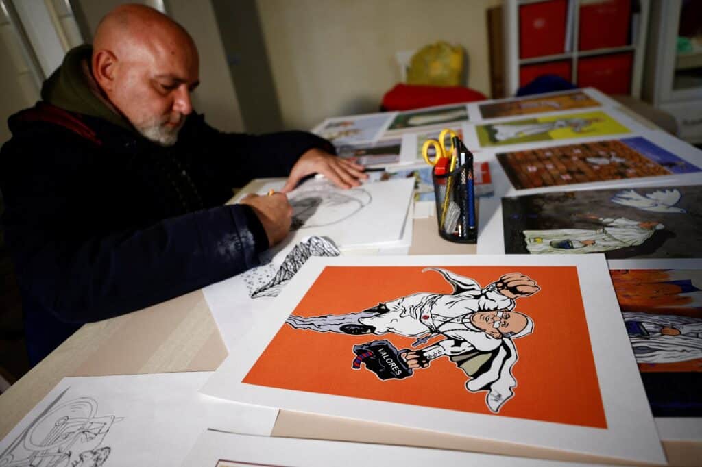 Pro streetartového umělce Maurizia Pallottu je papež František superhrdinou