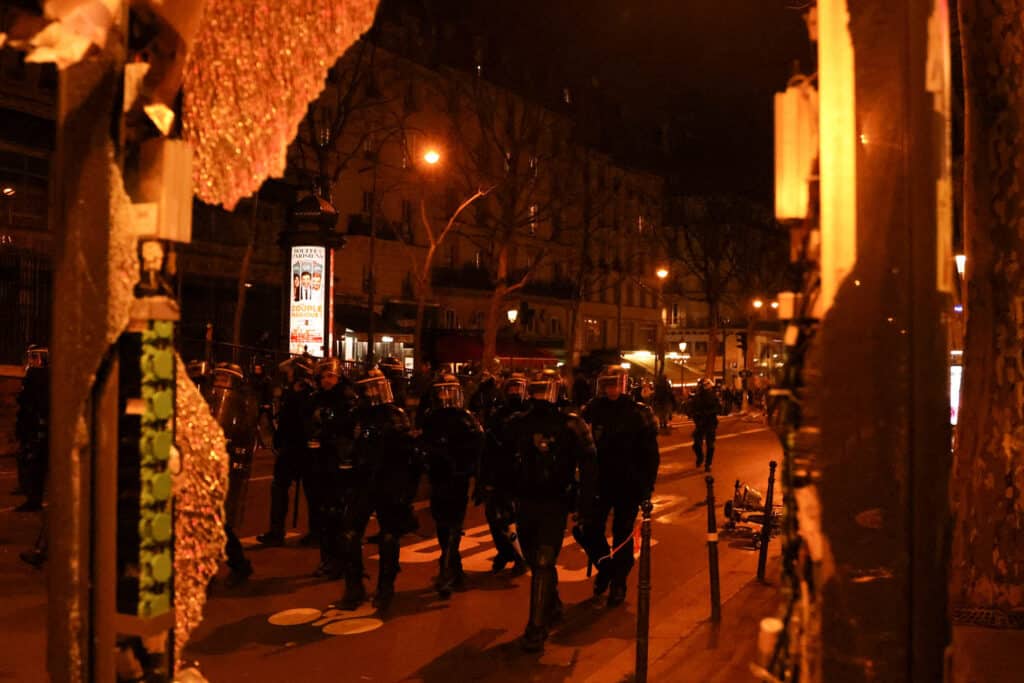 násilí protesty v Paříži důchodová reforma