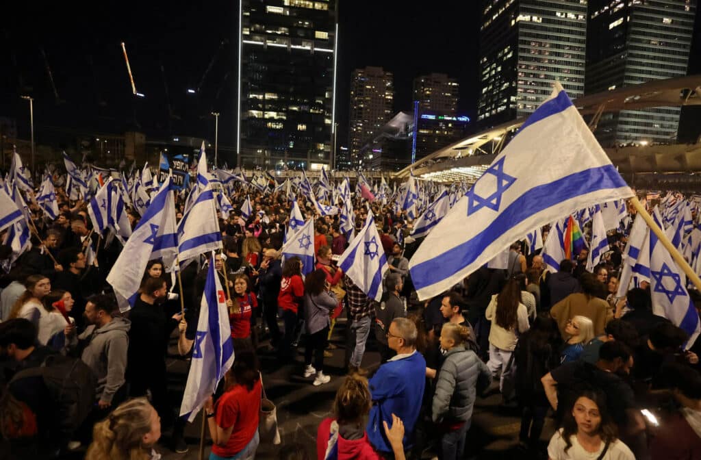 Netanjahu odvolal ministra obrany Izrael protesty