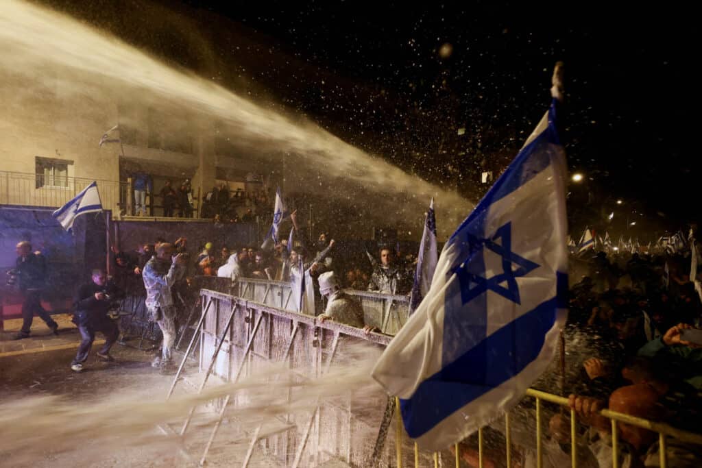 Netanjahu odvolal ministra obrany Izrael protesty