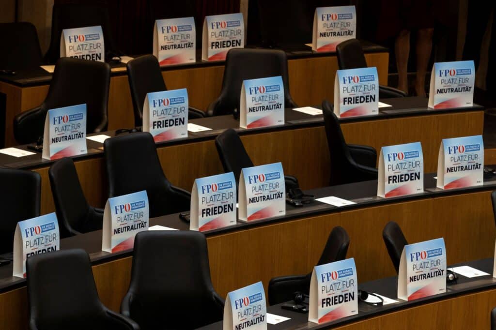 Poslanci rakouských Svobodných na protest opustili sál