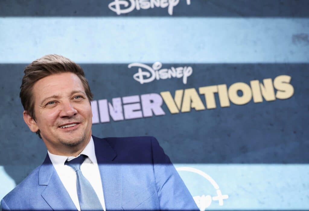 Jeremy Renner na premiéře Rennervations