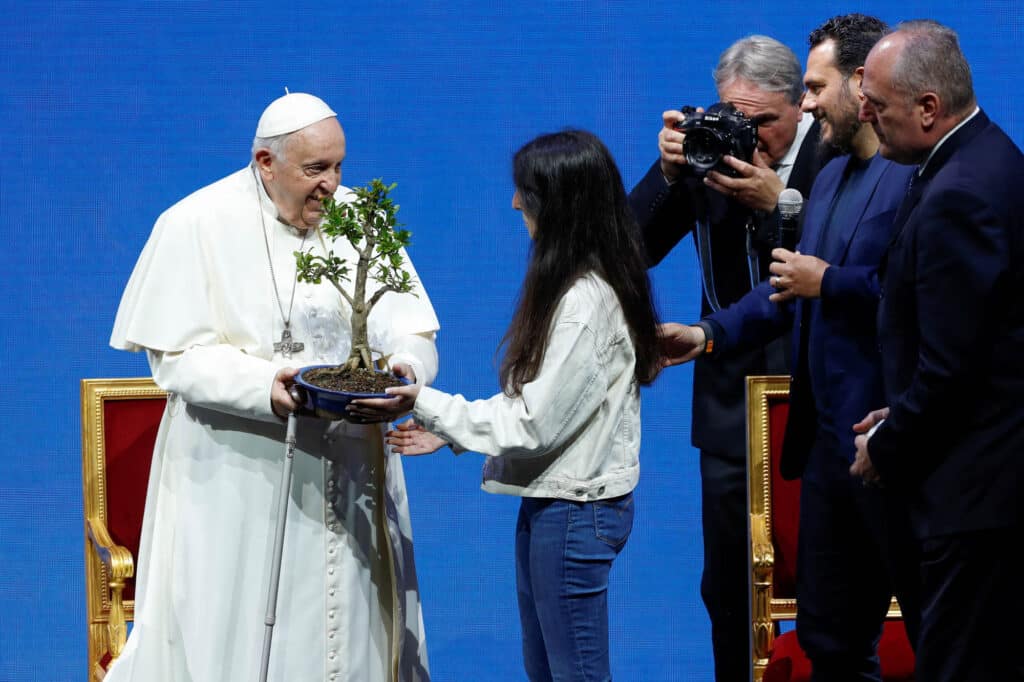 Papež František Itálie bohatí děti
