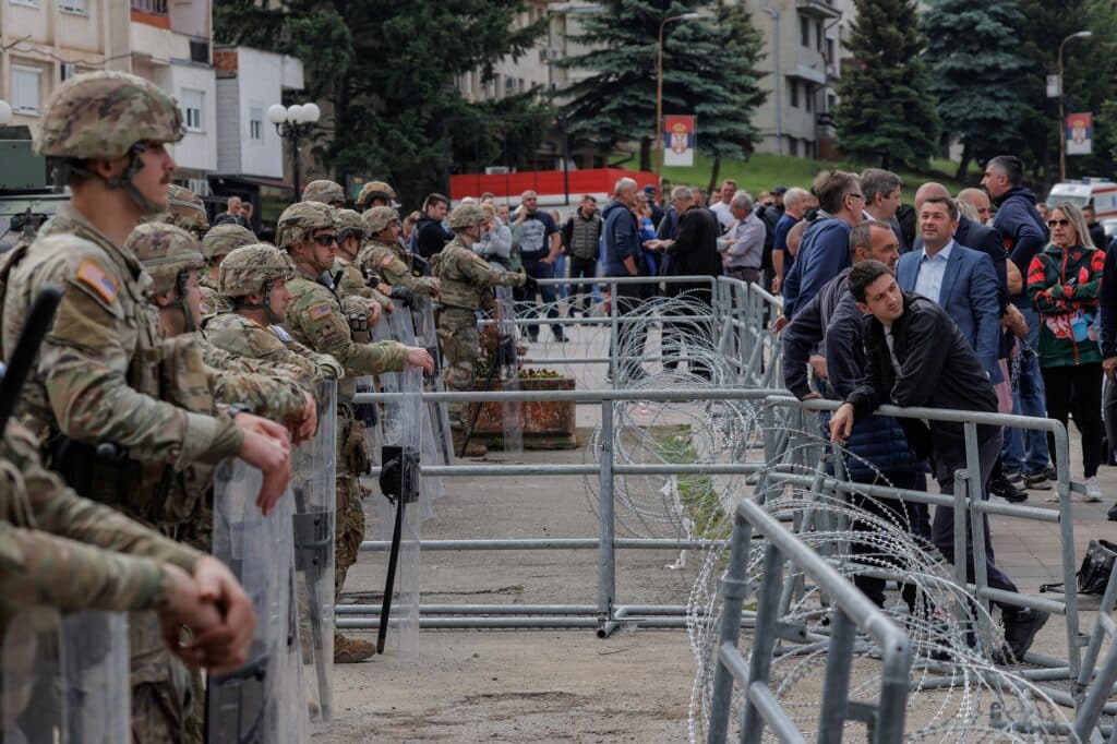 Podle Vučiće utrpělo zranění pět desítek Srbů