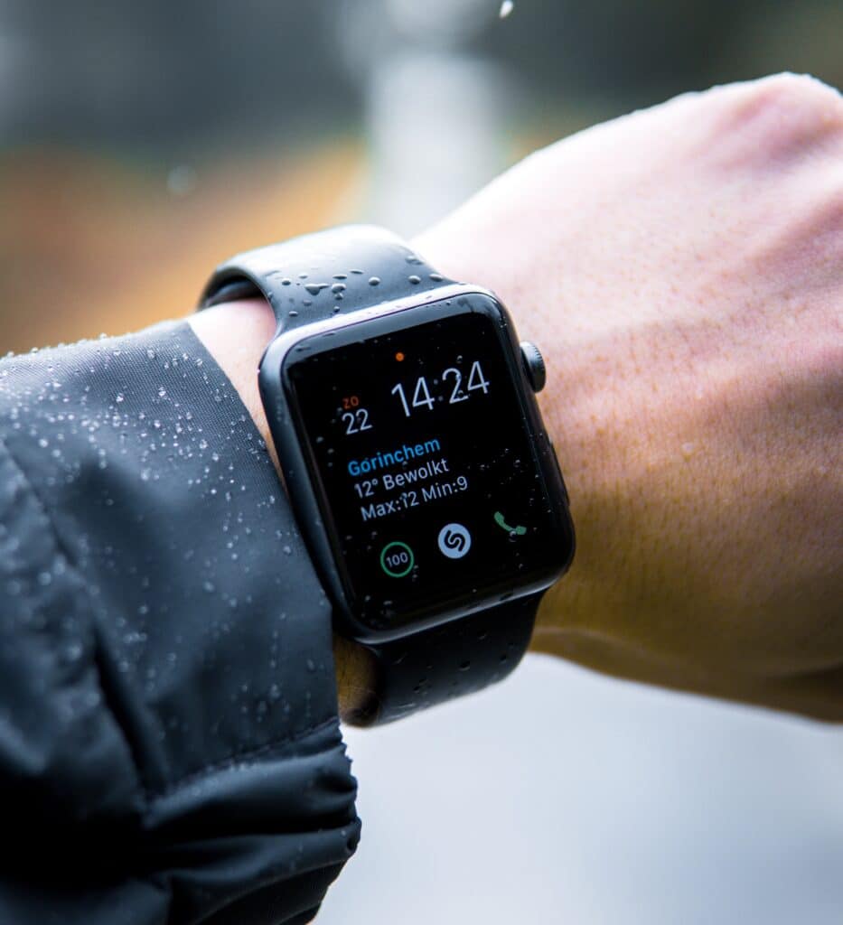 Prodej hodinek Apple Watch tvoří přibližně 60 % tržeb na celosvětovém trhu s chytrými hodinkami