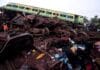 Při nejhorší železniční nehodě v Indii v tomto století zemřelo v pátek 288 lidí