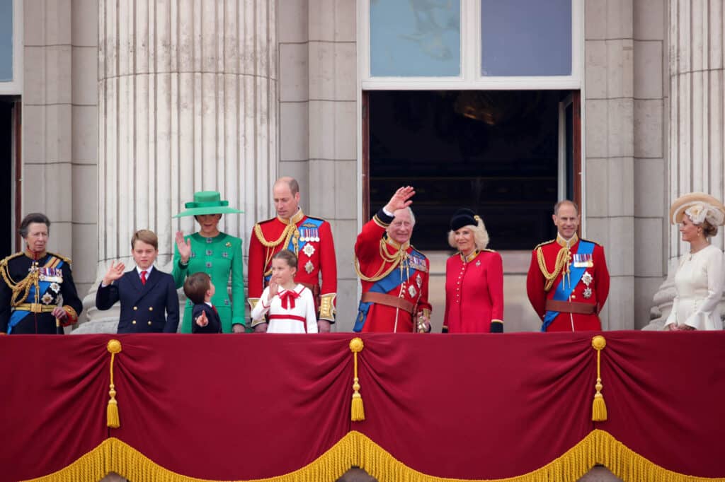 Trooping the colour narozeniny Karel III.