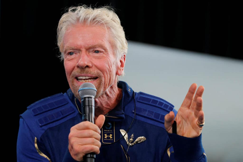 Virgin Galactic první komerční let