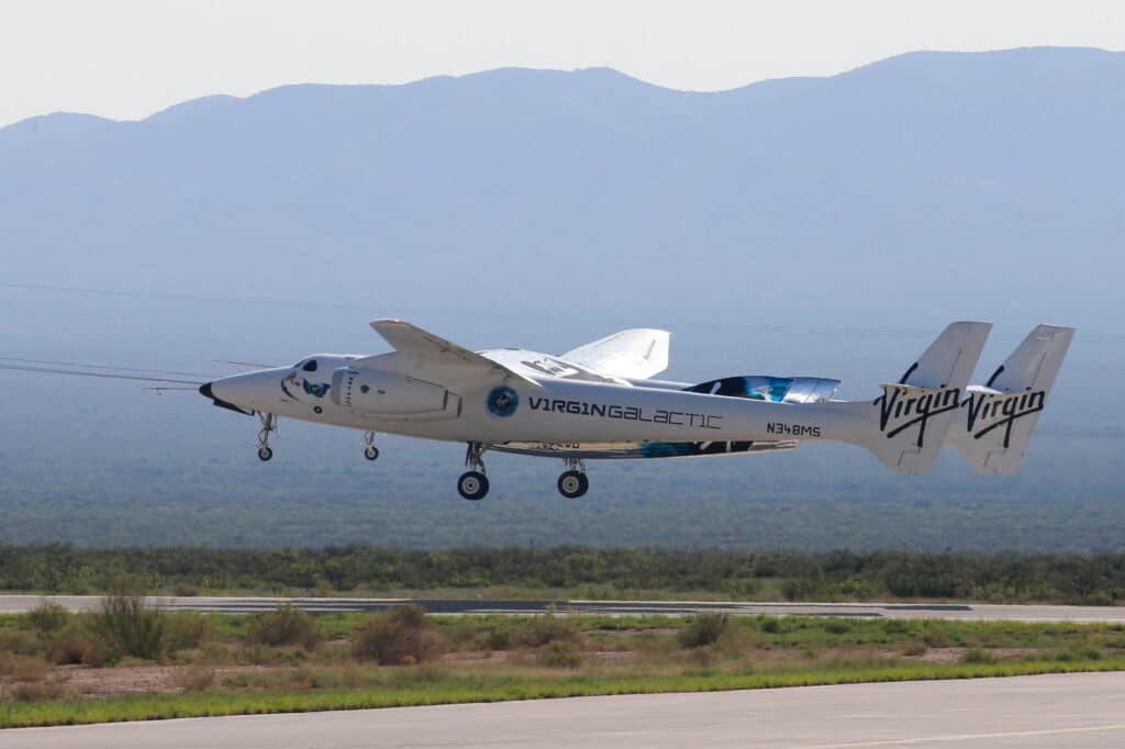 Virgin Galactic první komerční let