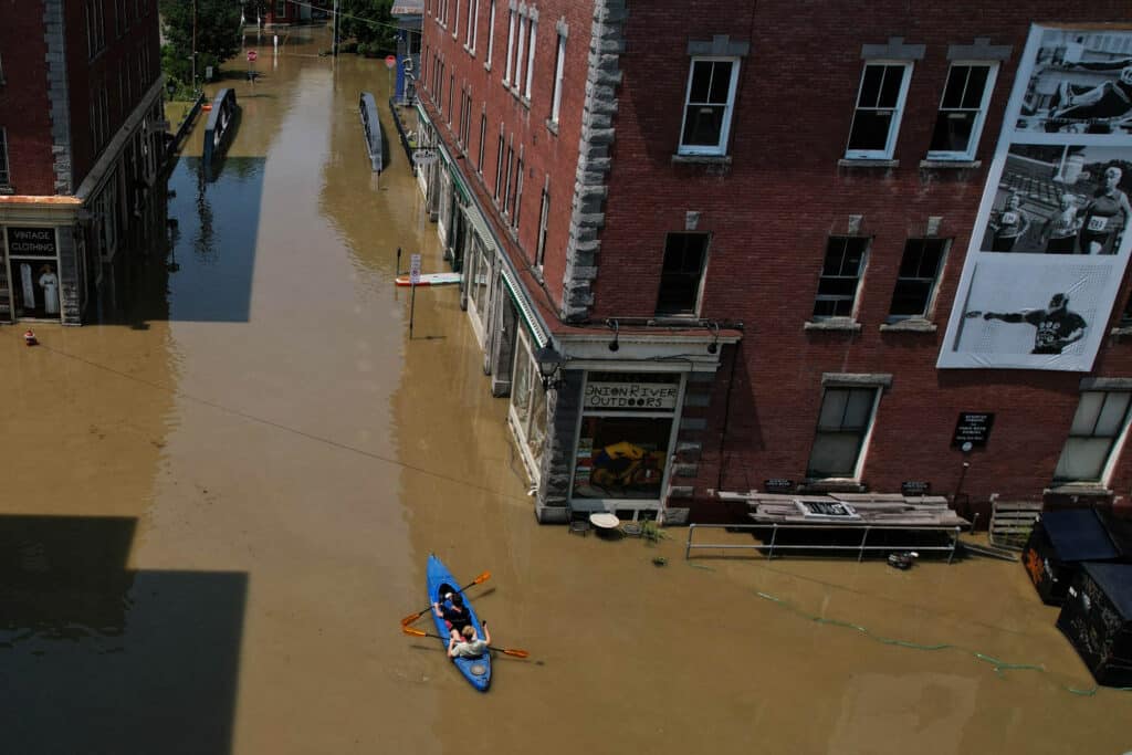 Záplavy ve Vermontu hlavní město přehrada