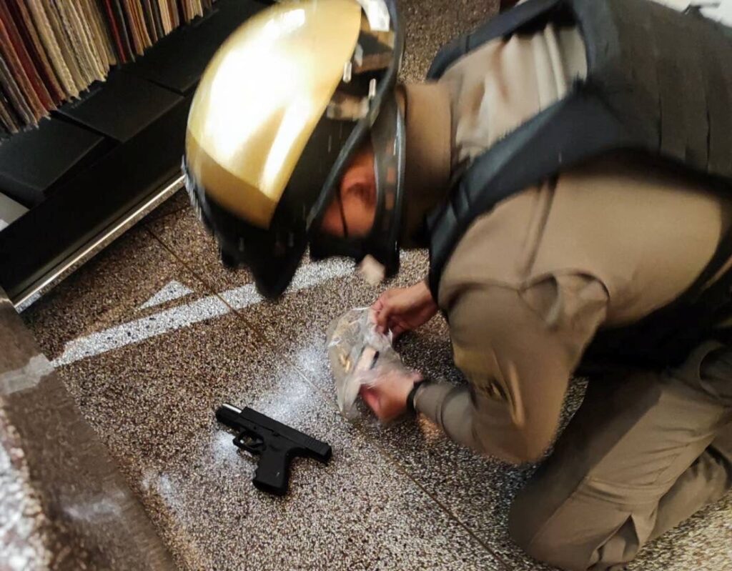 Policista v centru Siam Paragon