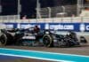 George Russell dominuje na tréninku v Abu Dhabi, Max Verstappen zápasí před poslední kvalifikací sezóny