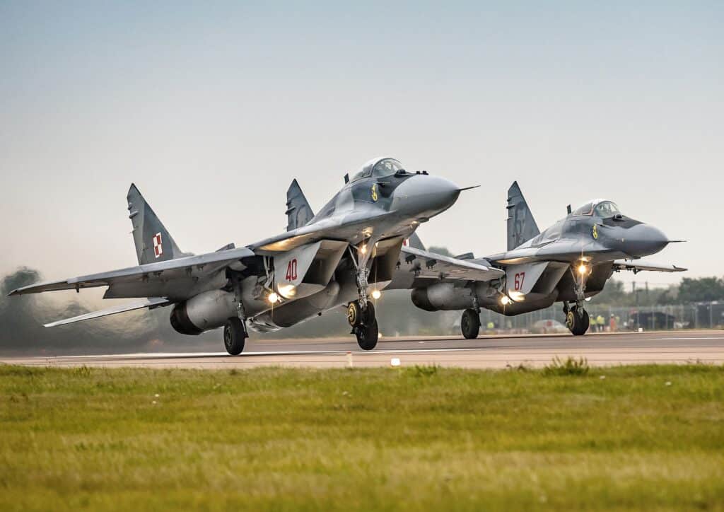 Polské MiGy-29 vzlétají z britské letecké základny