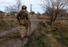 Kyjev obvinil Rusy ze zastřelení ukrajinských vojáků, kteří se vzdali