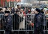 Policisté postavili ohrazení u kostela, kde má být rozloučení s Navalným