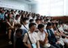 Na čínské studenty v zahraničí dopadá ekonomická nejistota doma