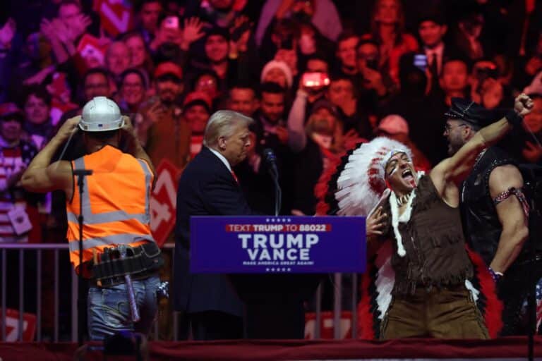 Trump se vrací do Bílého domu. Hned první den slíbil podepsat desítky exekutivních příkazů
