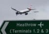 Londýnské letiště Heathrow bude v důsledku požáru rozvodny zavřené po celý pátek