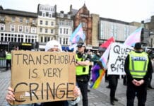 Transgender ženy ve skotském parlamentu nebudou moci na dámské WC