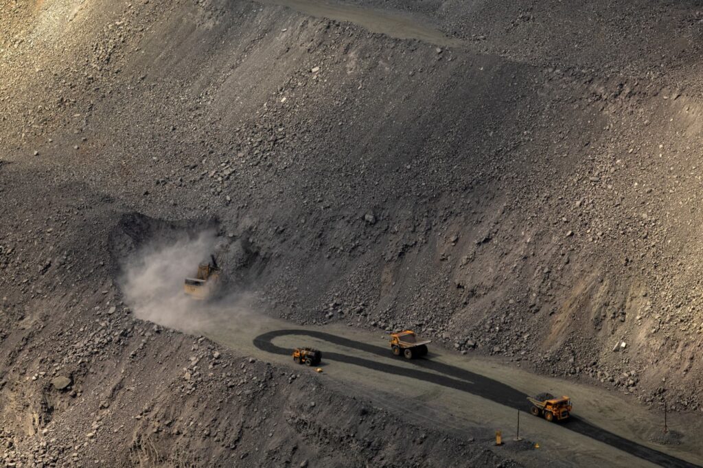 Povrchový důl Southern Iron Ore JV