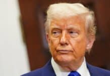 Trump zvažuje cestu do Turecka na možné setkání Zelenského s Putinem