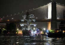 Mexická plachetnice narazila do Brooklynského mostu