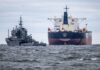 Ruský tanker podezřele manévroval u podmořského kabelu, uvedl premiér Tusk
