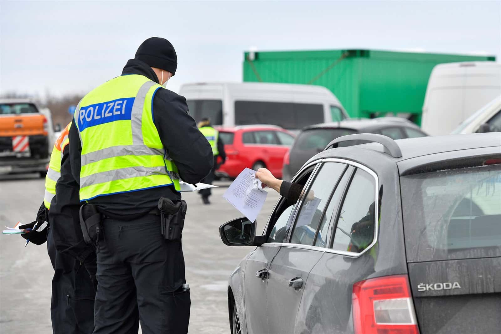 Při přestřelce s německou policií u německo-české hranice v sobotu zemřel muž