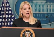 Trump chce po tlaku veřejnosti zveřejnit některé dokumenty z kauzy Epstein