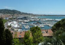 Konec obřích výletních lodí v Cannes