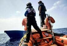 U indonéského ostrova Bali se potopila loď s 65 lidmi na palubě, čtyři zemřeli