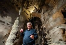 Francis Proctor: Muž vykopal pod svým domem labyrint
