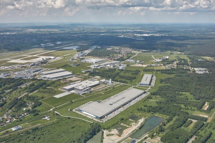 1765376972_PRX10776M3748