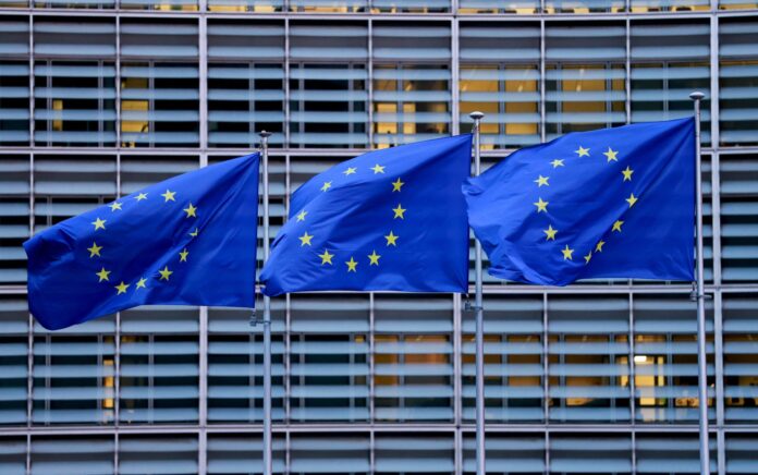 Velvyslanci států EU v Bruselu jednají o Trumpových hrozbách, řeší další kroky