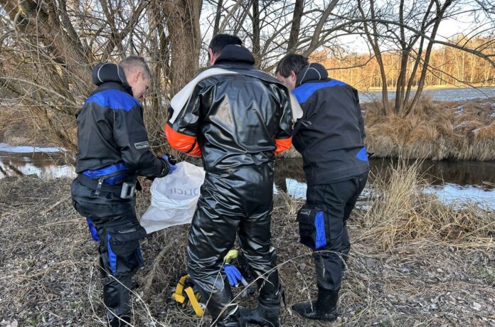 Potápěči našli v Blanici chybějící část těla zavražděné ženy