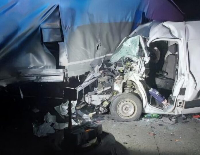 Při nehodě dodávky a kamionu na D1 u Devíti křížů zemřel řidič