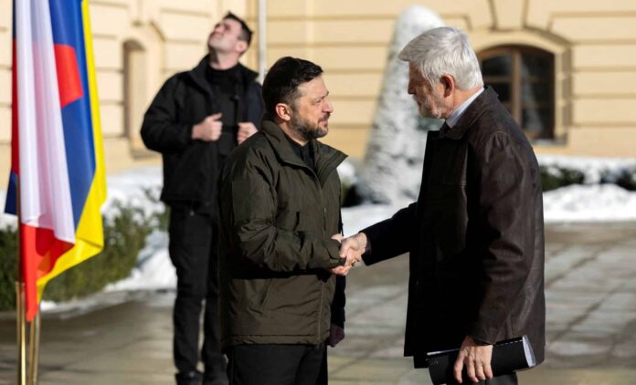 Prezident odmítl kritiku Macinky, Ukrajina chce podle něj letouny koupit