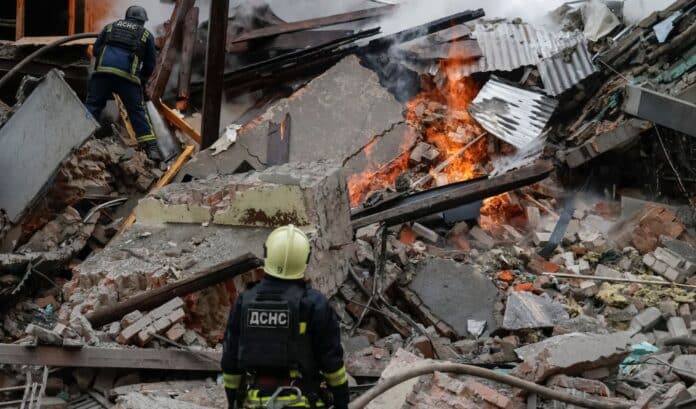 V Kyjevě nefungují dodávky vody a tepla, elektrická soustava byla odstavena