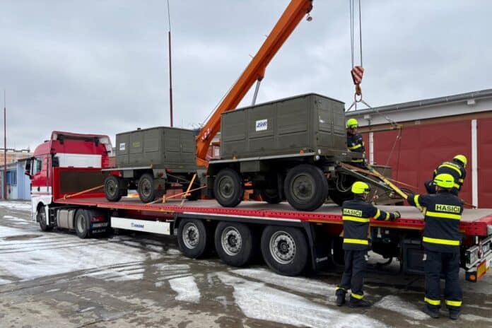 Česko posílá 55 elektrocentrál pro Ukrajinu