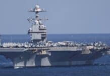 Letadlová loď USA zapojená do války proti Íránu kvůli opravám zakotví na Krétě