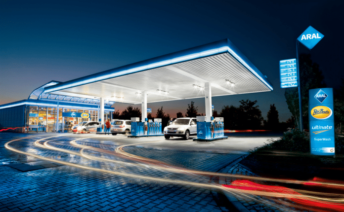 Pumpy v Německu budou smět zdražit jen jednou denně