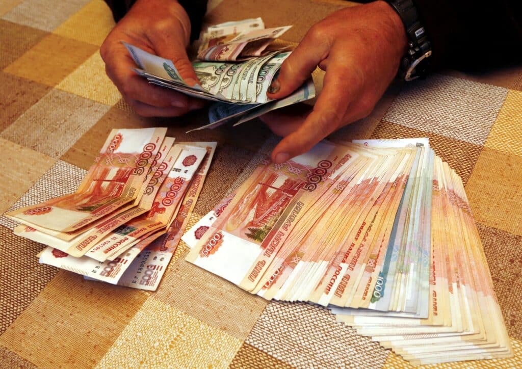 Ekonomická krize v Rusku se zhoršuje. Důvodem jsou hlavně ukrajinské údery na tamní energetickou infrastrukturu a masivní výdaje na obranu